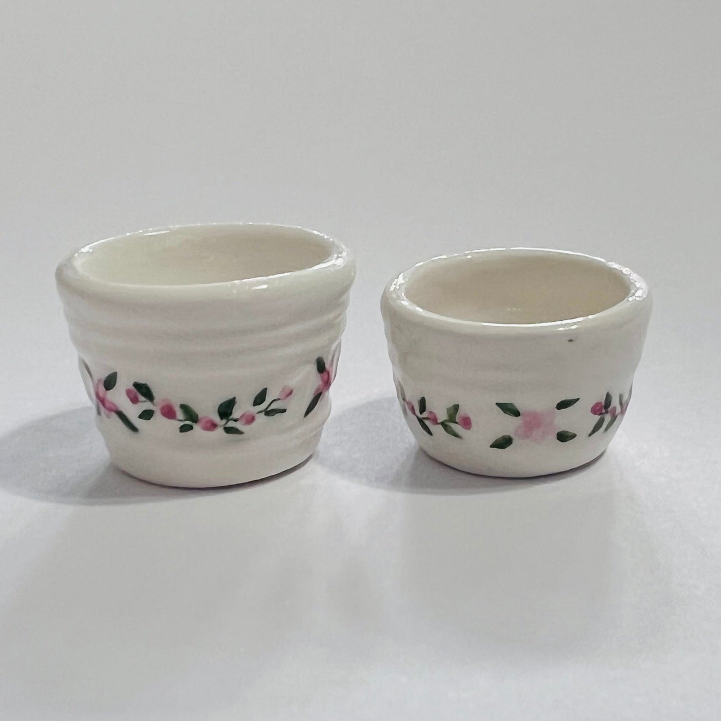 Set of 2 Garden Planters - Pink Rose Pattern - 1/12 Scale Dollhouse Miniature