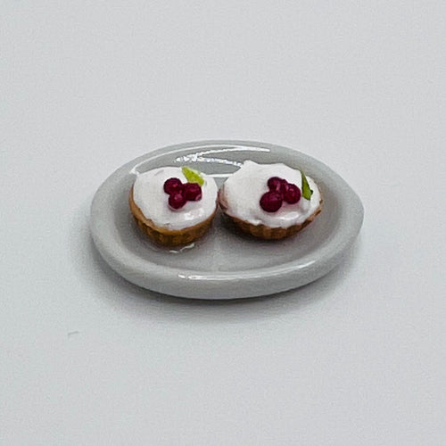 2 Cupcakes in a Ceramic Plate - 1/12 Scale Dollhouse Miniature