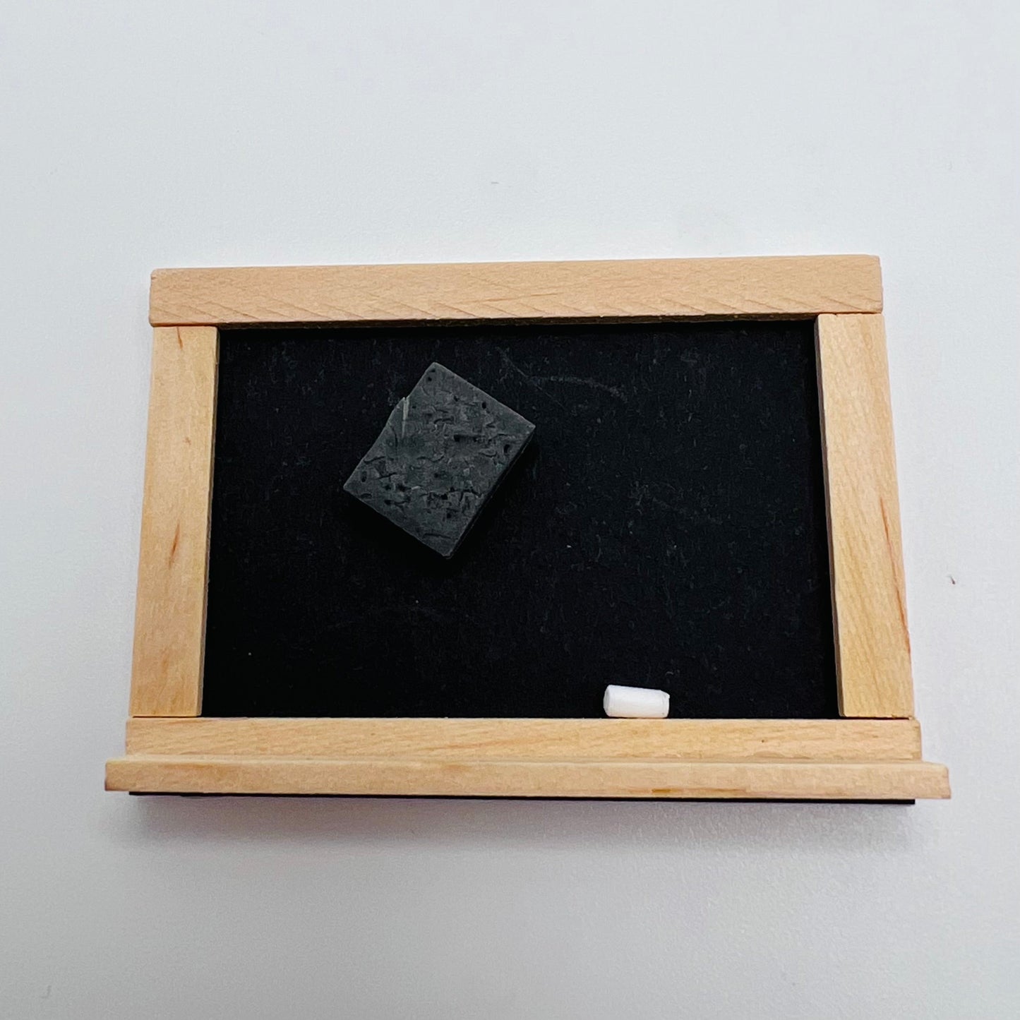 Little Blackboard with Chalk and Eraser - 1/12 Scale Dollhouse Miniature