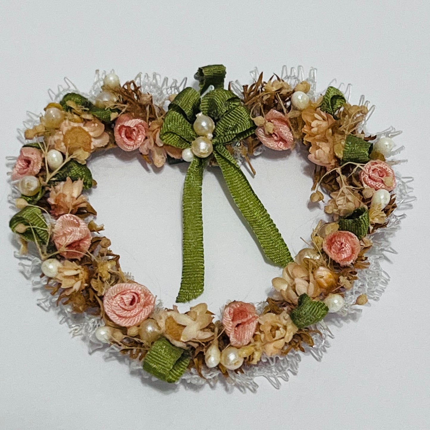 Heart Shaped Wreath - 1/12 Scale Dollhouse Miniature