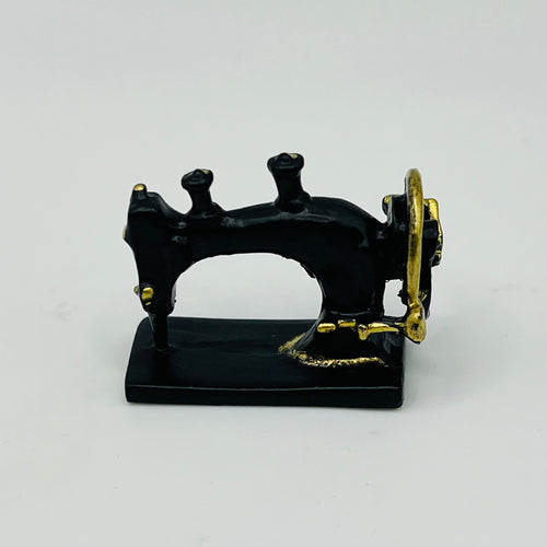 Old Fashioned Sewing Machine - Plastic - 1/12 Scale Dollhouse Miniature