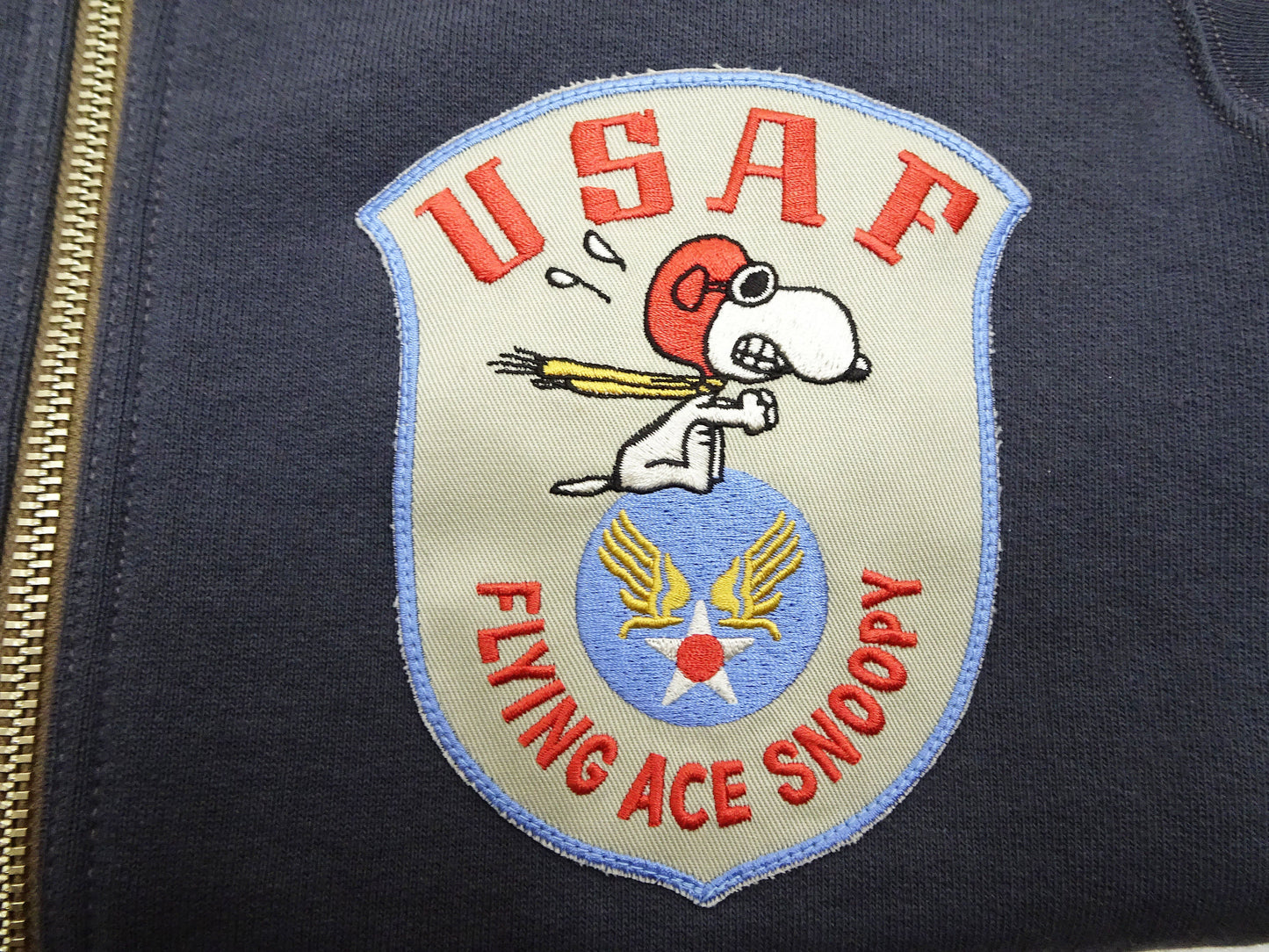 TOYS McCOY Men's Flying Ace Snoopy Zip-Up Sweatshirt - USAF C-2 Inspired, No Hood, Heavyweight 100% Cotton Loopwheel Fleece, Two-Tone Contrast Panel Design - Made in Japan (TMC2551 121 faded navy gray and gray)